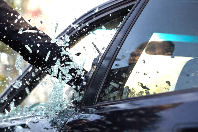 Un suspect a été interpellé à proxiimité de la voiture dont une vitre avait volé en éclats - Illustration