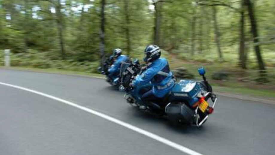 Les motards de l’Escadron départemental des contrôles des flux de l’Orne seront omniprésents tout le week-end de chassé-croisé sur les routes du département. - Illustration Gendarmerie