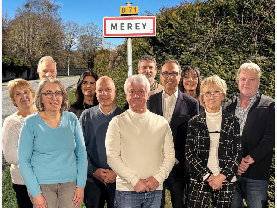 La liste Ensemble pour Merey, conduite par Eric Kéléchian, maire-adjoint sortant, est composés de cinq femmes et de six hommes - Photo Ensemble pour Merey