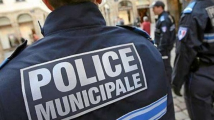 Les policiers municipaux ont été pris à partie lors d'un contrôle routier (Illustration) Les policiers municipaux ont été pris à partie lors d'un contrôle routier (Illustration)