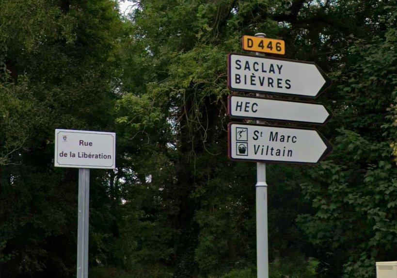 Surpris par les policiers en train de monter dans une voiture volée, garée rue de la Libération, il prend la fuite à pied avant de se jeter dans la rivière pour leur échapper - Illustration Google Maps