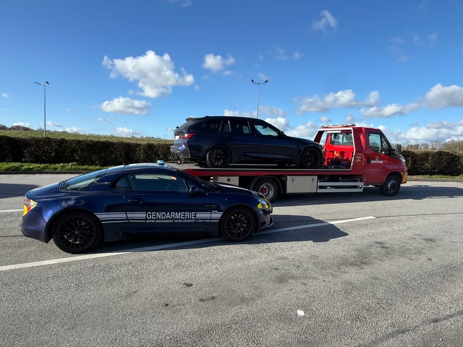 Le véhicule a été placée en fourrière - Photo : gendarmerie76/Facebook Le véhicule a été placée en fourrière - Photo : gendarmerie76/Facebook