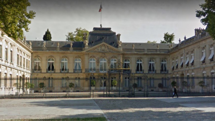 L'entrée d'honneur de la préfecture des Yvelines, avenue de Paris (illustration)