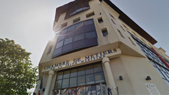 L'homme menacçait de se jeter dans le vide depuis le toit de l'organisme consulaire (Illustration)