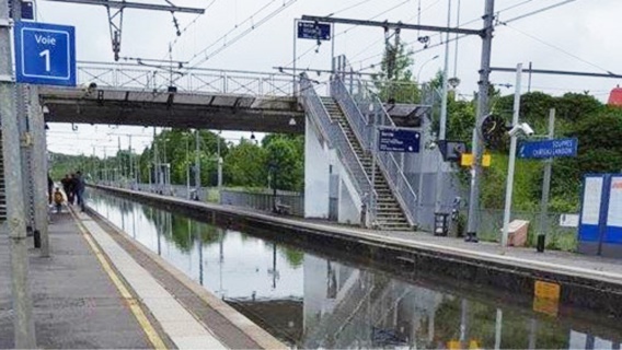 La gare de Souppes, en Seine-et-Marne, est inondée La gare de Souppes, en Seine-et-Marne, est inondée