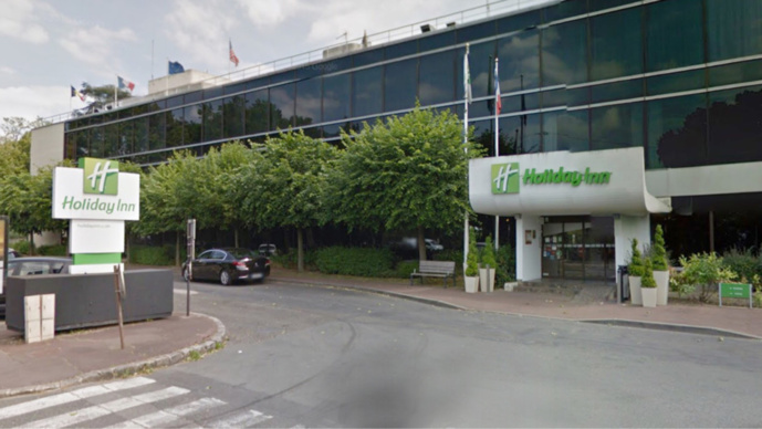 L'agression s'est produite devant l'hôtel Holiday Inn (Illustration) L'agression s'est produite devant l'hôtel Holiday Inn (Illustration)