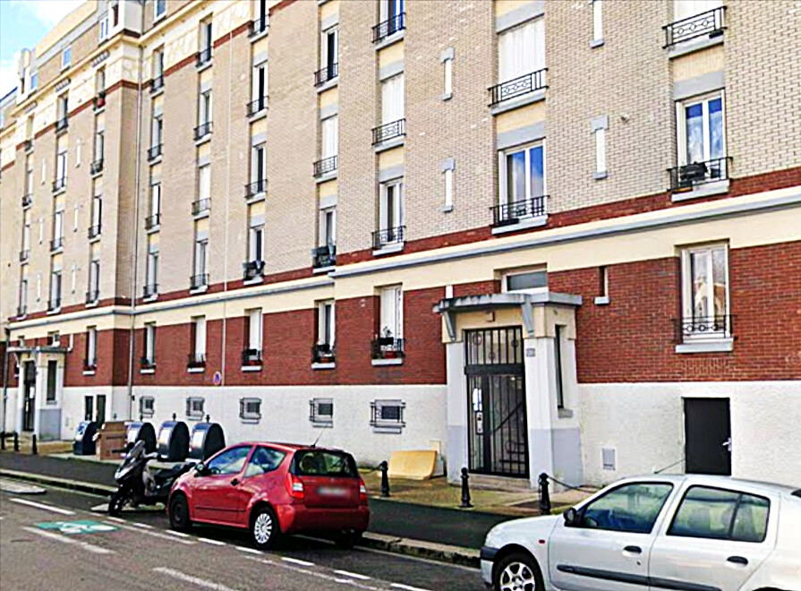 Le corps de la victime, une femme d'une soixantaine d'années, avait été découvert au pied de cet immeuble de la rue Louis Blanc au Havre - Illustration © Google Maps