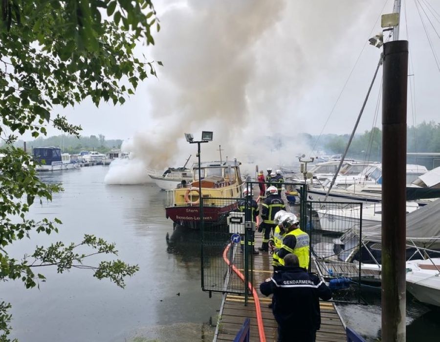 Deux bateaux de plaisance ravagés par les flammes et coulés dans le port de Venables