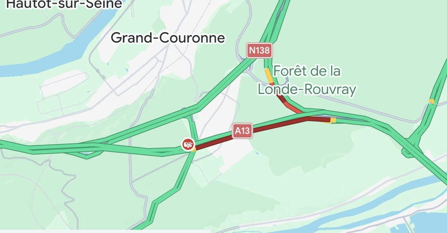 A13 : une camionnette transportant deux chevaux se couche sur les voies près d’Oissel A13 : une camionnette transportant deux chevaux se couche sur les voies près d’Oissel