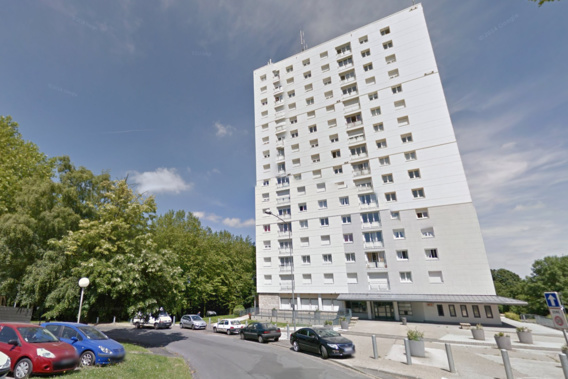 La femme est tombée du 7ème étage de l'immeuble où elle habitait 2, rue Molière à Canteleu (Illustration)