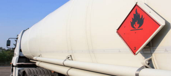 L'un des poids-lourds transportait du carburant (Illustration) L'un des poids-lourds transportait du carburant (Illustration)