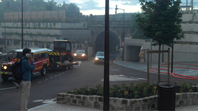 Incendie sur une rame d'un train Transilien en gare de Viroflay Rive Droite : trafic perturbé ce soir Incendie sur une rame d'un train Transilien en gare de Viroflay Rive Droite : trafic perturbé ce soir