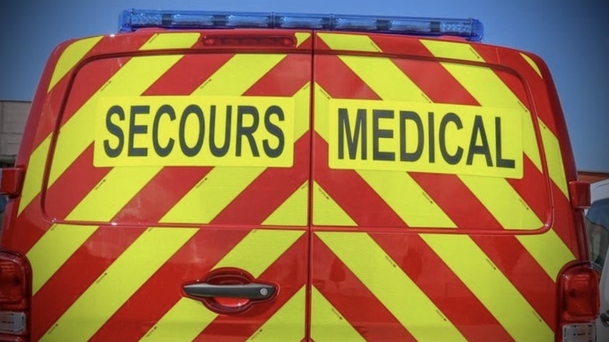 Les trois impliqués dans l'accident ont été examinés sur place par les sapeurs-pompîers - Illustration © Sdis76