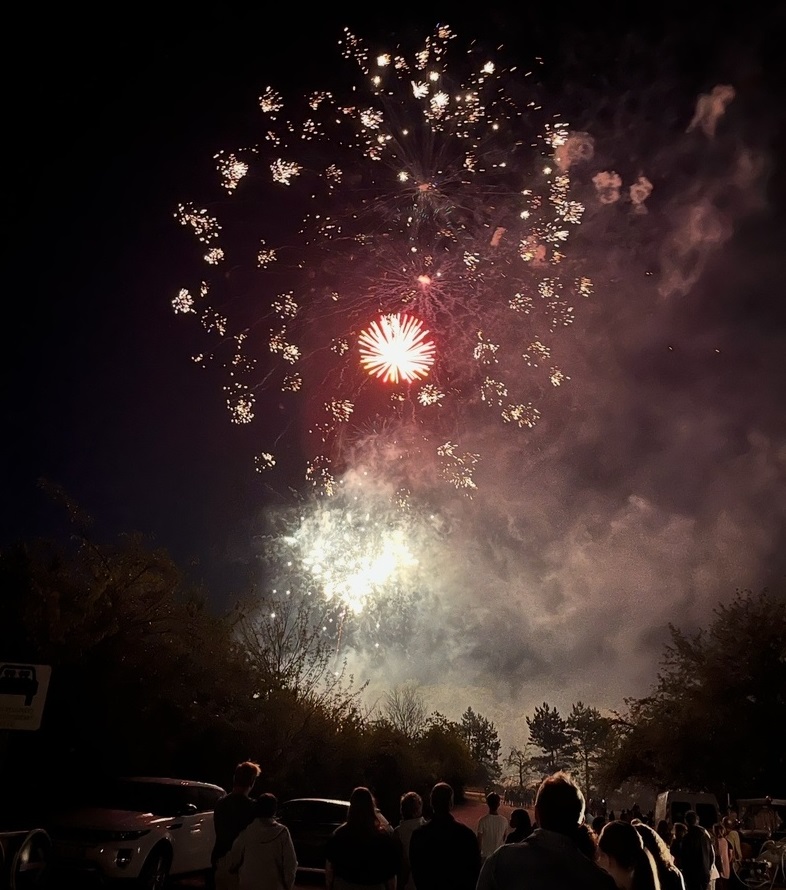 L'un des derniers feux d'artifice de Pacy-sur-Eure - © infonormandie