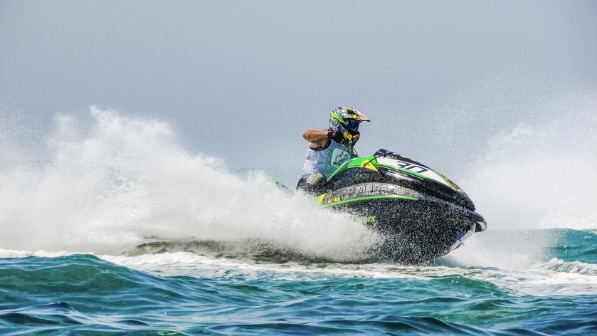 Un sapeur-pompier a volé au secours des deux personnes en difficulté sur un jet ski - illustration Pixabay