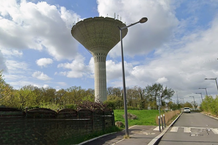 Le château d’eau des Mureaux