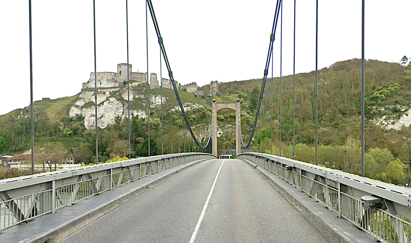Plus de 5 500 véhicules empruntent en moyenne chaque jour le pont des Andelys, qui constitue un passage stratégique pour franchir la Seine dans l'est de l'Eure.