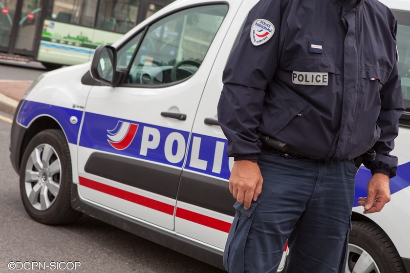 Le cambrioleur présumé a été intercepté par des agents de la Suge et remis aux policiers - illustration DGPN