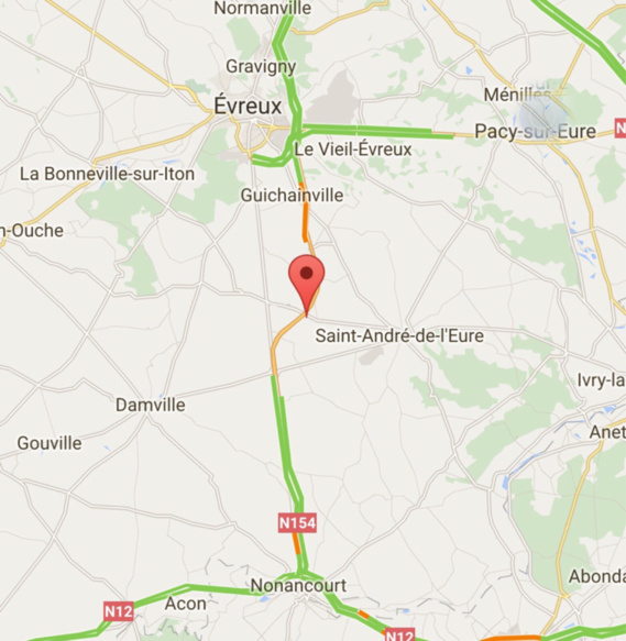 Accident de poids-lourd dans l'Eure : la N154 coupée dans les deux sens à hauteur de Jumelles Accident de poids-lourd dans l'Eure : la N154 coupée dans les deux sens à hauteur de Jumelles