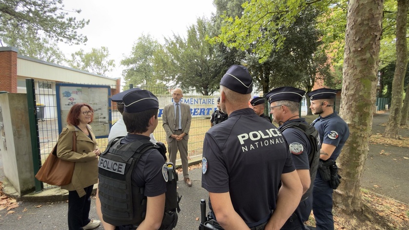 Le préfet, Jean-Benoit Albertini, s'est rendu sur place dans la journée.  - Photo © Préfet 76/X