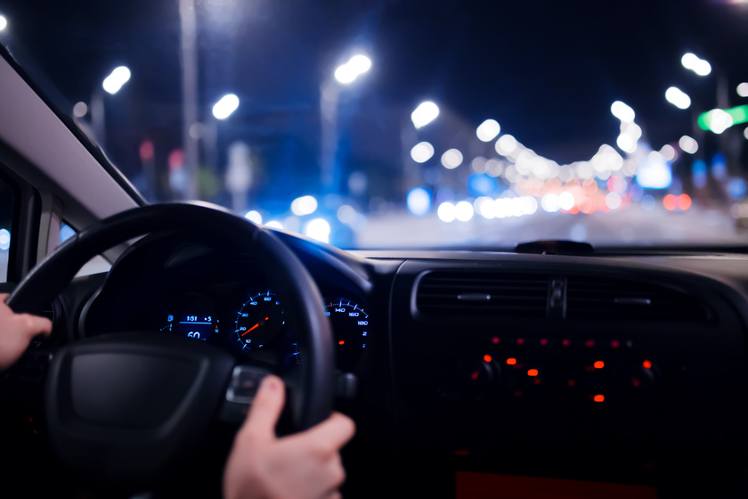 Le cinémomètre a relevé 123 km/h au lieu de 50 !  - Illustration © Adobe Stock