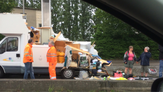Le camping-car a été sérieusement endommagé (Photo@Christophe pour infonormandie) Le camping-car a été sérieusement endommagé (Photo@Christophe pour infonormandie)