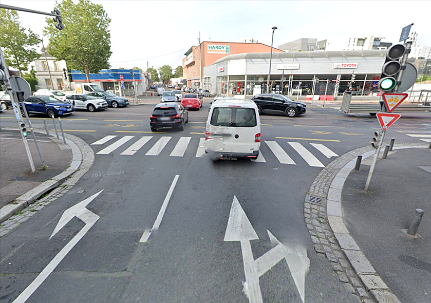 La collision s'est produite à cette intersection entre l'avenue du Mont-Riboudet et la rue Jean-Ango - Illustration © Google Maps