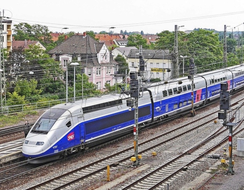 Trains vers la Normandie : trafic toujours perturbé après un incident entre Poissy et Vernouillet Trains vers la Normandie : trafic toujours perturbé après un incident entre Poissy et Vernouillet
