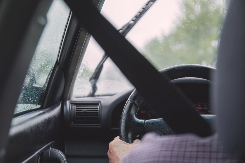 Dans sa voiture arrêtée au milieu de la chaussée, il sétait assoupi - Illustration © Pixabay Dans sa voiture arrêtée au milieu de la chaussée, il sétait assoupi - Illustration © Pixabay