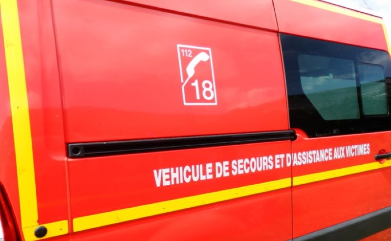 Les deux blessés ont été transportés par les sapeurs-pompiers vers le CHU de Rouen - Illustration © Adobe Stock