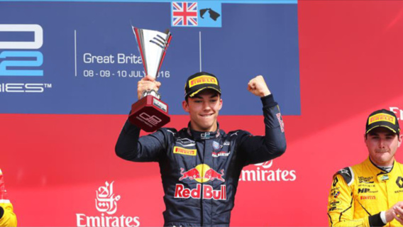 Pierre Gasly samedi sur le podium de Silverstone (Photo@FFSA) Pierre Gasly samedi sur le podium de Silverstone (Photo@FFSA)