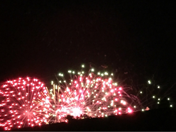 Images du feu d'artifice de Pacy-sur-Eure Images du feu d'artifice de Pacy-sur-Eure