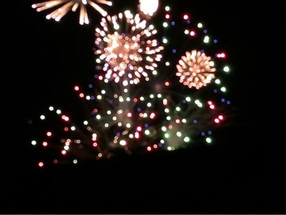 Images du feu d'artifice de Pacy-sur-Eure Images du feu d'artifice de Pacy-sur-Eure