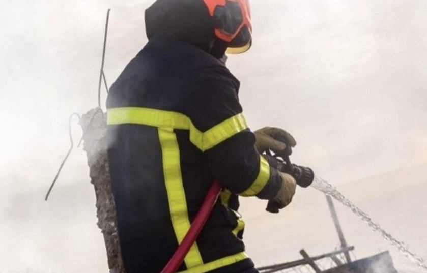 Incendie dans un appartement à Fécamp : deux blessés légers, 47 pompiers mobilisés Incendie dans un appartement à Fécamp : deux blessés légers, 47 pompiers mobilisés