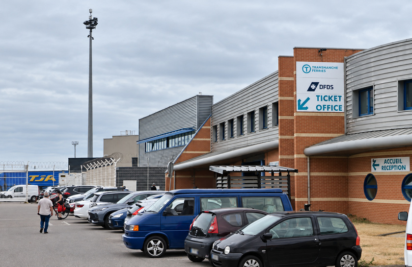 Dieppe : deux clandestins Vietnamiens cachés dans des sacs de sport, un couple condamné à de la prison
