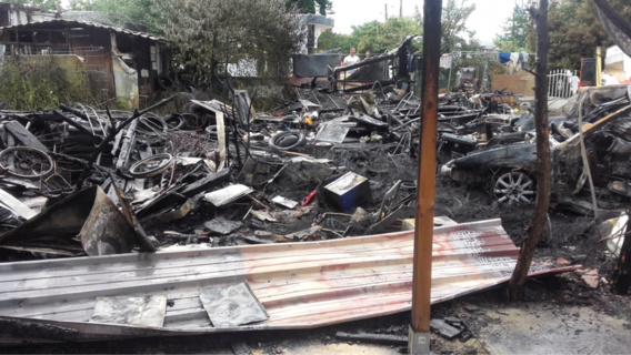 Déflagration et fumée noire à Saint-Étienne-du-Rouvray : feu de barbecue, pas de blessé Déflagration et fumée noire à Saint-Étienne-du-Rouvray : feu de barbecue, pas de blessé