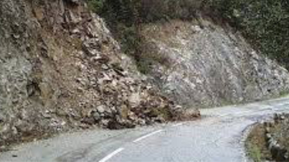 La route est coupée dans les deux sens (photo@gendarmerie/Facebook) La route est coupée dans les deux sens (photo@gendarmerie/Facebook)