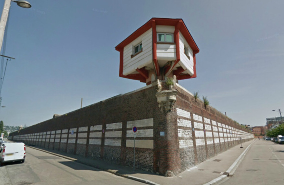 Avec près de 70 000 détenus, la surpopulation dans les prisons inquiète le ministre de la Justice Avec près de 70 000 détenus, la surpopulation dans les prisons inquiète le ministre de la Justice