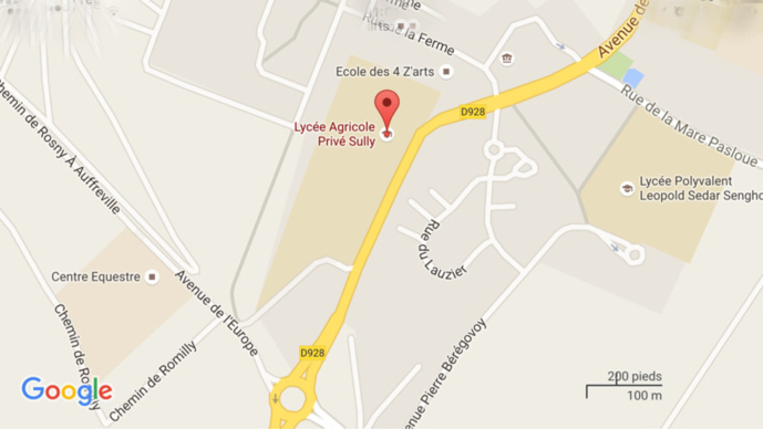 A Magnanville, l'automobiliste grille un feu rouge, sa voiture finit sur le toit : un blessé grave A Magnanville, l'automobiliste grille un feu rouge, sa voiture finit sur le toit : un blessé grave