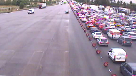 Carambolage sur l'A13 à Guerville (Yvelines) : l'autoroute coupée dans les deux sens Carambolage sur l'A13 à Guerville (Yvelines) : l'autoroute coupée dans les deux sens