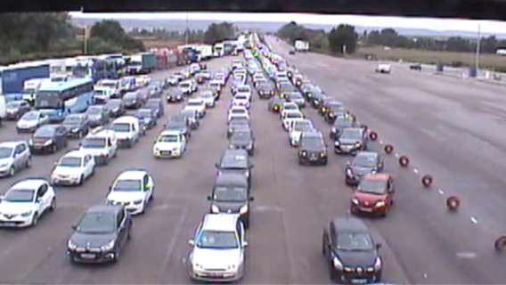 6 km de bouchon avant le péage de Mantes-Buchelay en direction de Paris suite au carambolage à hauteur de Guerville (capture d'écran@sanef) 6 km de bouchon avant le péage de Mantes-Buchelay en direction de Paris suite au carambolage à hauteur de Guerville (capture d'écran@sanef)