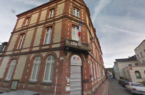 Bernay : infectée par la mérule, la sous-préfecture fermée jusqu'au 5 août Bernay : infectée par la mérule, la sous-préfecture fermée jusqu'au 5 août