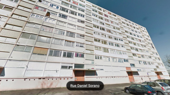 La jeune fille est tombée du cinquième étage (illustration) La jeune fille est tombée du cinquième étage (illustration)