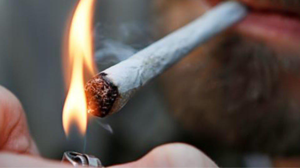 Le toxicomane a reconnu fumer de 5 à 6 joints par jour (illustration)