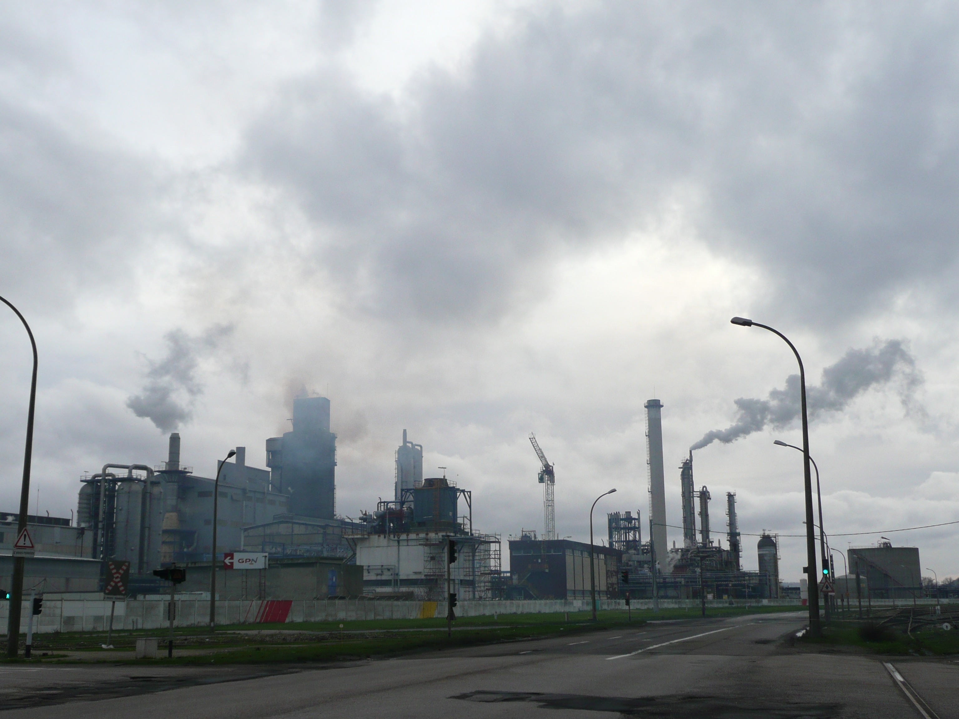 Les autorités préfectorales recommandent aux industriels de s'assurer du bon état et du bon fonctionnement des installations de combustion et des dispositifs antipollution  (Illustration@infonormandie)