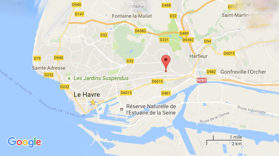 Le Havre : sa voiture s'encastre dans une camionnette, un homme de 19 ans grièvement blessé
