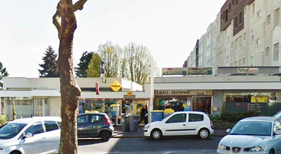 Le malfaiteur s'en est pris au tabac-presse-loto situé dans ce petit centre commercial, au pied des immeubles, rue Laënnec (Illustration@Google Maps)