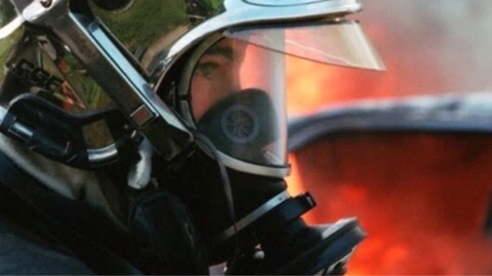 Incendie à Versailles : les pompiers découvrent le corps d'un homme carbonisé sur son lit 