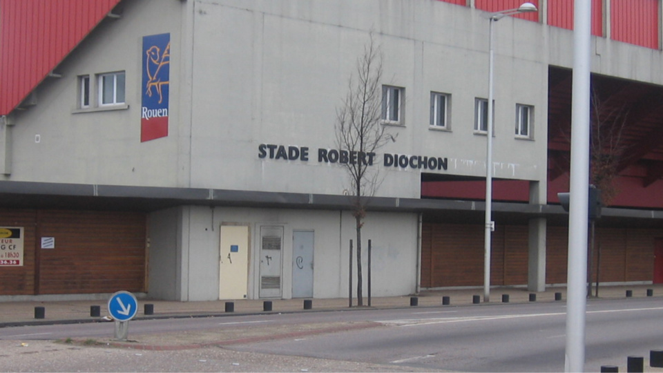 Trois supporters "ultra" arrêtés pour violences en marge du match de foot Quevilly - Bastia 