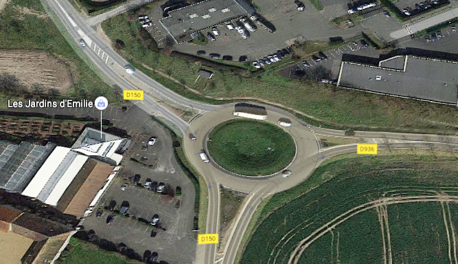 C'est à ce rond-point que les agriculteurs ont tagué une inscription hostile à Séglène Royal (Illustration@Google Maps)